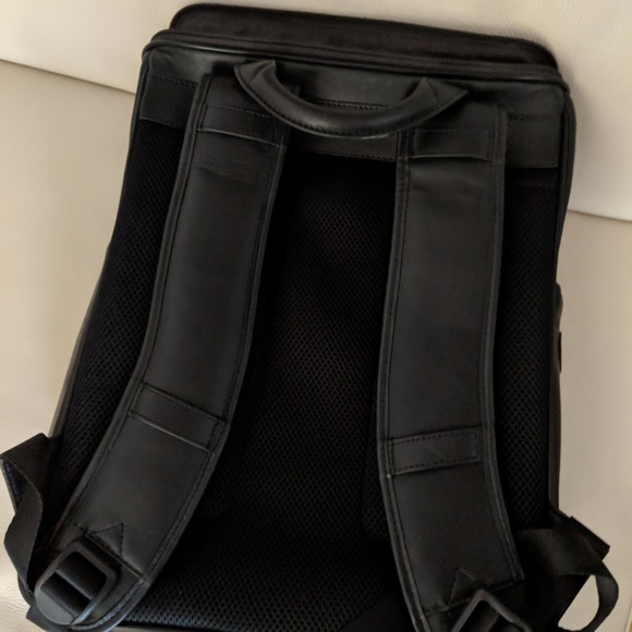 hartmann aviator leather backpack